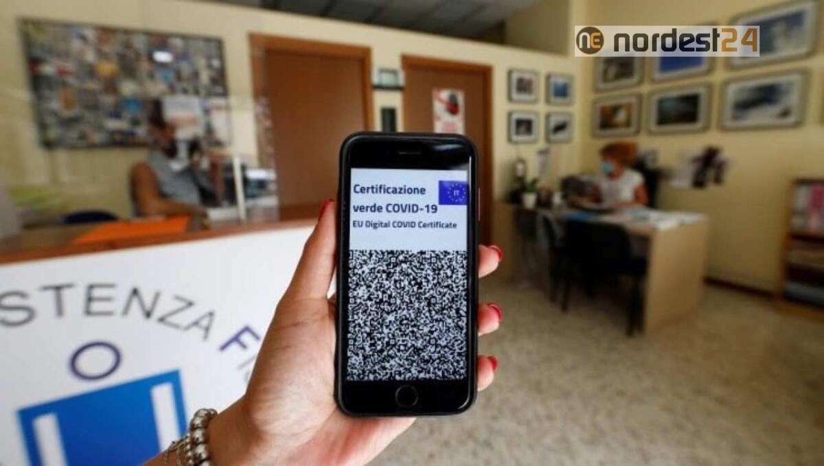 Green pass, in 77 senza certificato in locale a Milano, chiuso - 