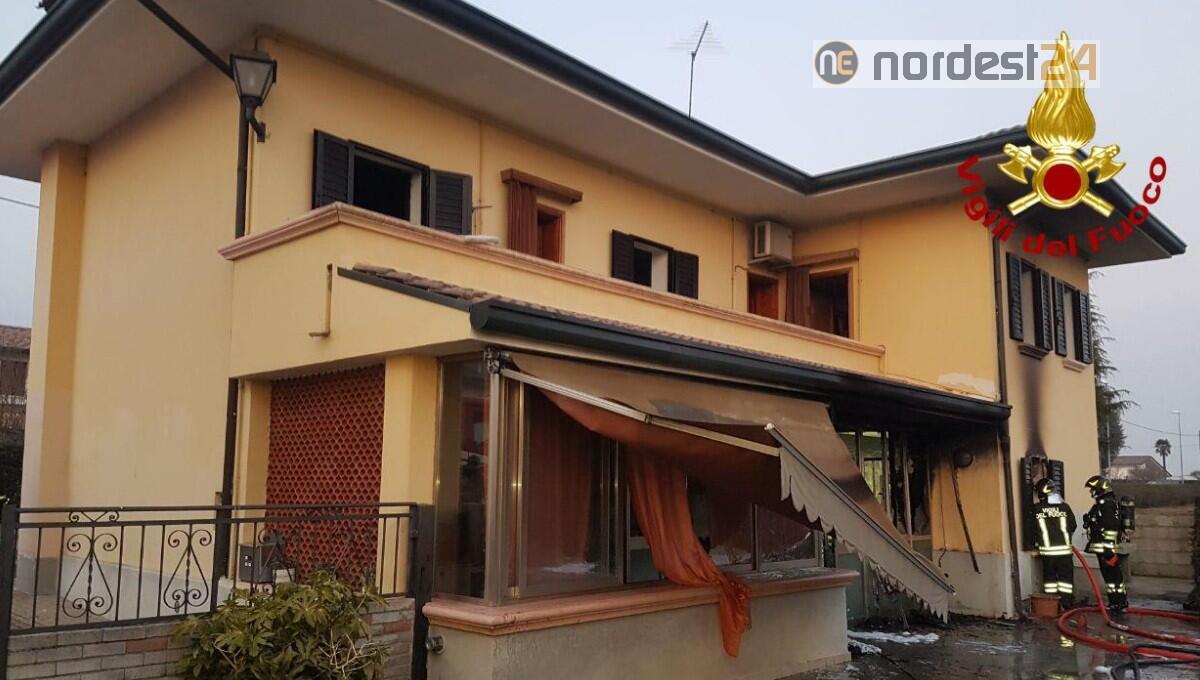 Incendio in abitazione ad Altivole: danni ingenti, in salvo una donna - 