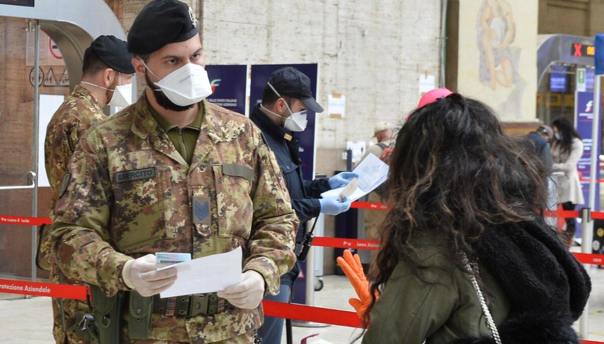 L'Esercito in aiuto ai sanitari Asugi Fvg per lo screening nelle scuole - 