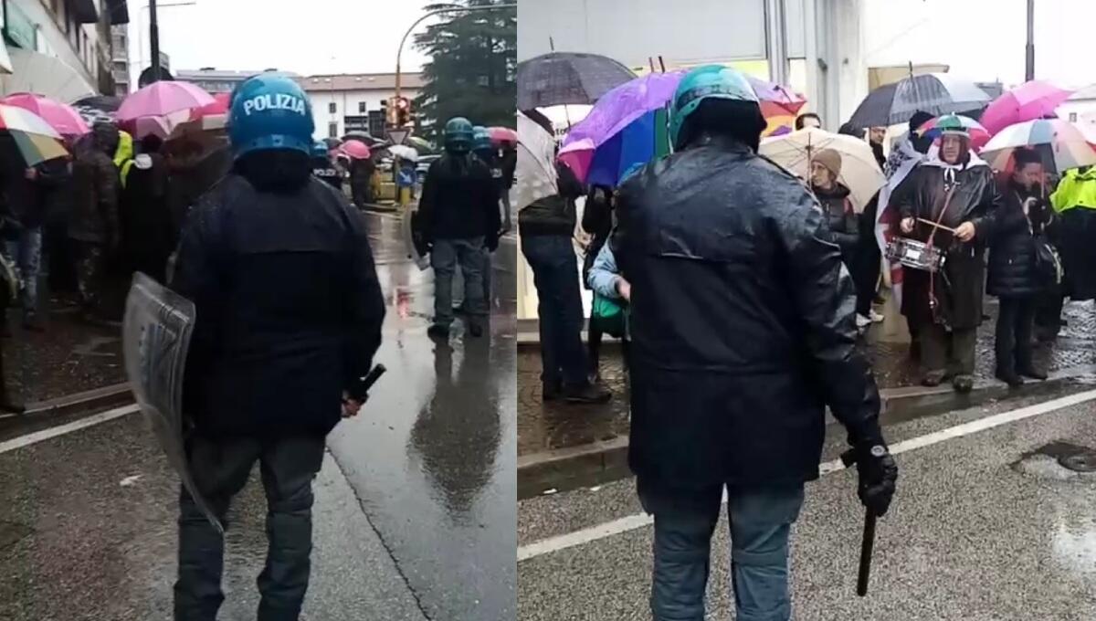 Corteo 'No vax' non autorizzato a Udine: bloccati dalla Polizia - 