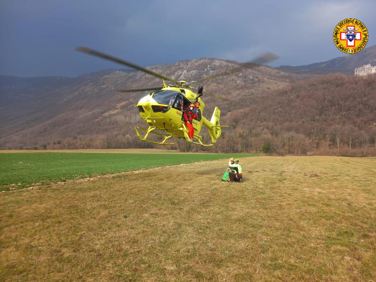 Giovane parapendista precipita: salvato dal Soccorso Alpino - 