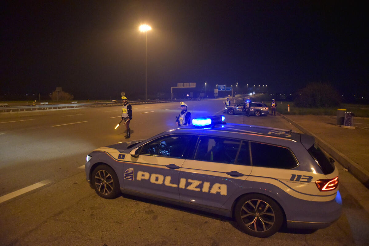 Fermato per un controllo a Udine sud la polizia scopre che l'uomo sarebbe dovuto essere in carcere - 