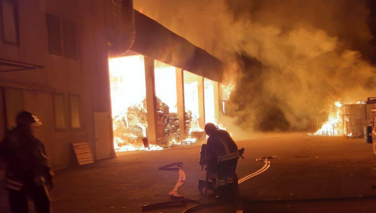 Mareno di Piave, nella notte scoppia un incendio in una ditta di Ramera - 