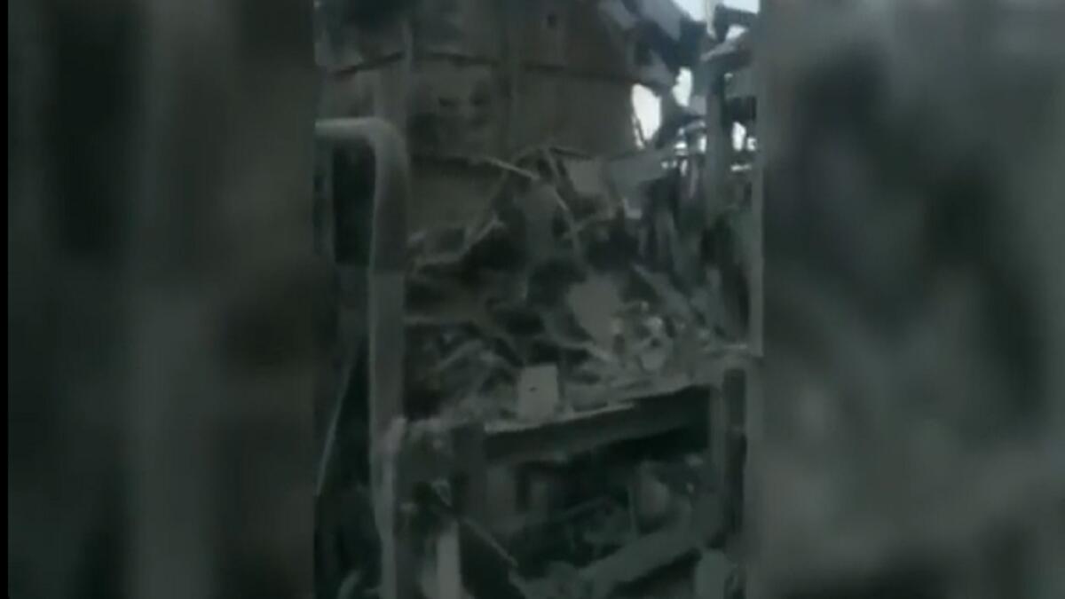 Russi distruggono centrale termoelettrica di Okhtyrka - 