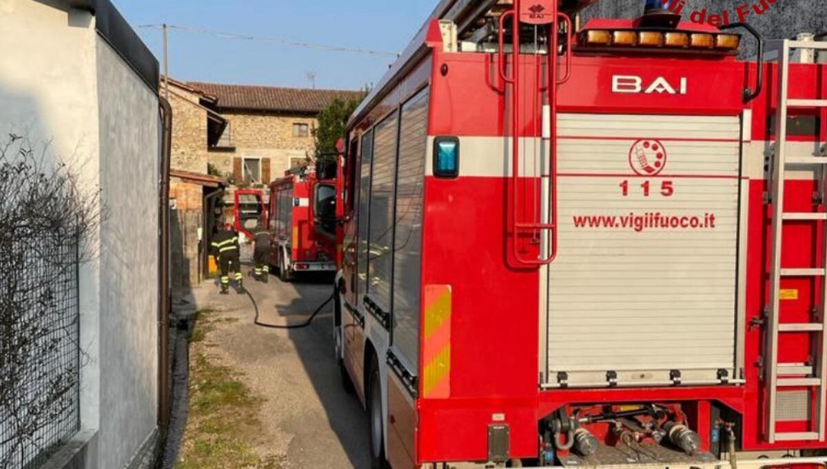 Incendio in abitazione a Camino al Tagliamento: due intossicati - 