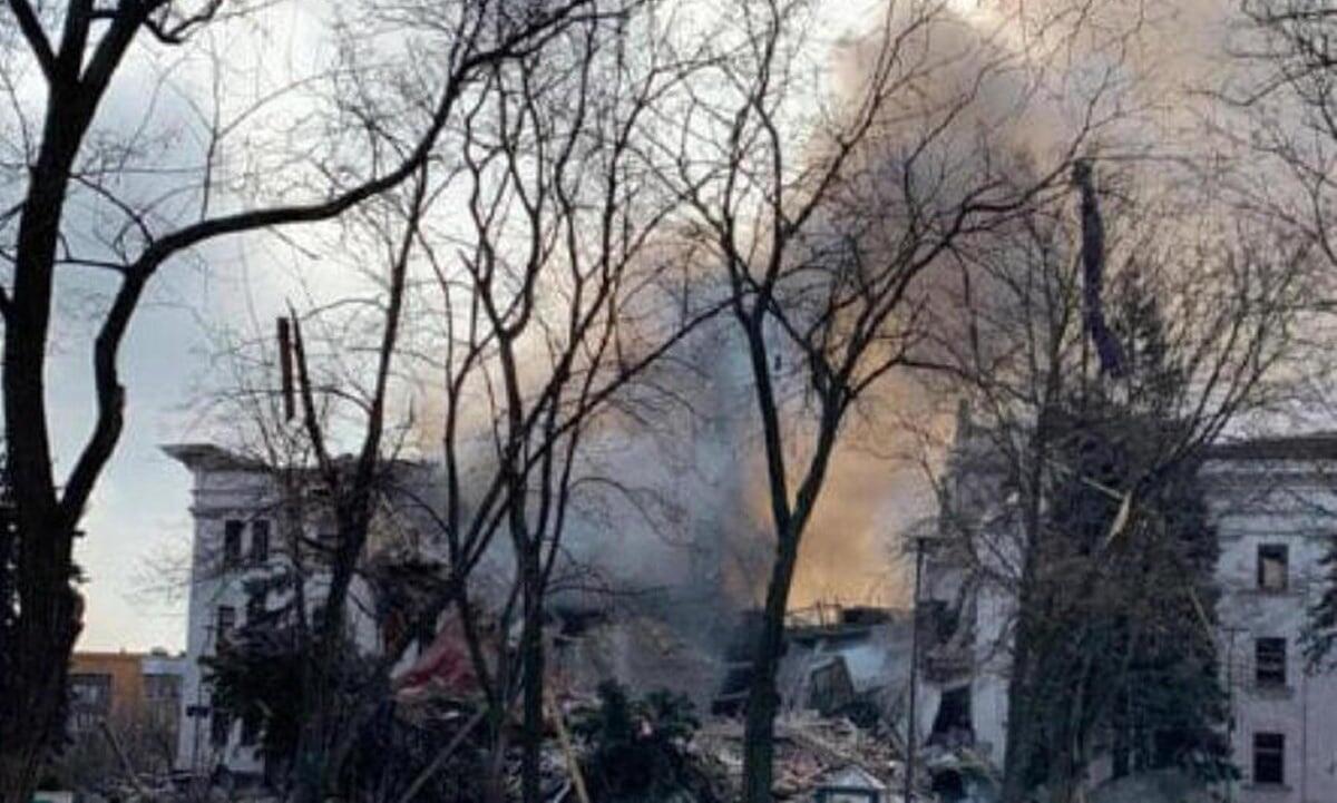 Zelensky: "100.000 persone intrappolate a Mariupol" - 