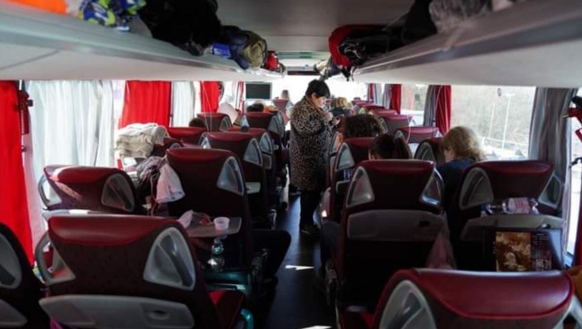 Ucraina, tanti i bus in arrivo al confine di Tarvisio - 