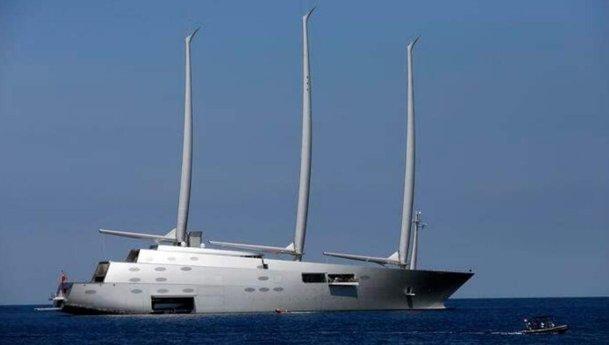 Trieste, congelato yacht da 530 milioni all'oligarca russo Melichenko - 