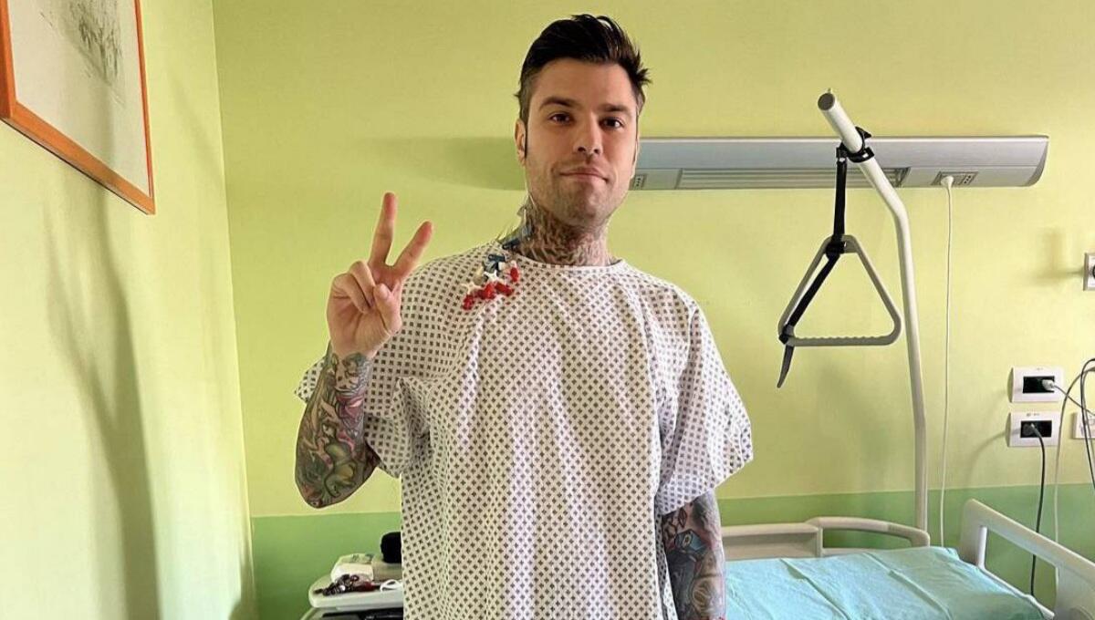 Fedez: "Operato per un raro tumore al pancreas" - 