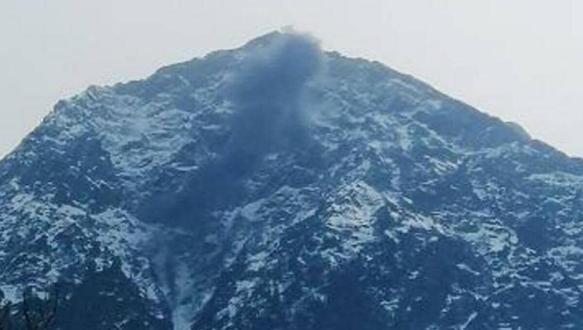 Lecco, jet militare precipita sul monte Legnone. Ritrovato uno dei piloti - 