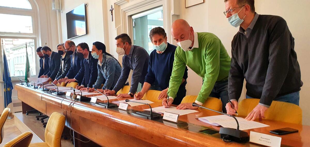 Monfalcone, firmato il Patto del Lavoro tra comune, sigle sindacali e categorie - 