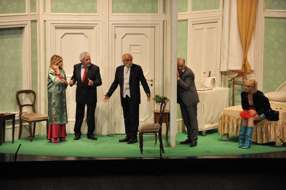 Teatro Verdi Gorizia, anche Paola Barale nell'evergreen comico Se devi dire una bugia dilla grossa - 