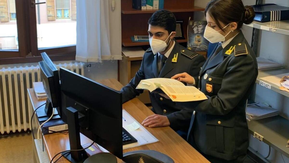 Finti poveri con reddito cittadinanza senza averne diritto: 100 denunciati - 