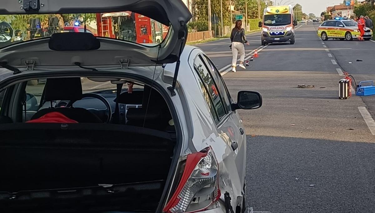 Incidente a Pertegada sulla Sr354, scontro auto moto: 2 feriti - 