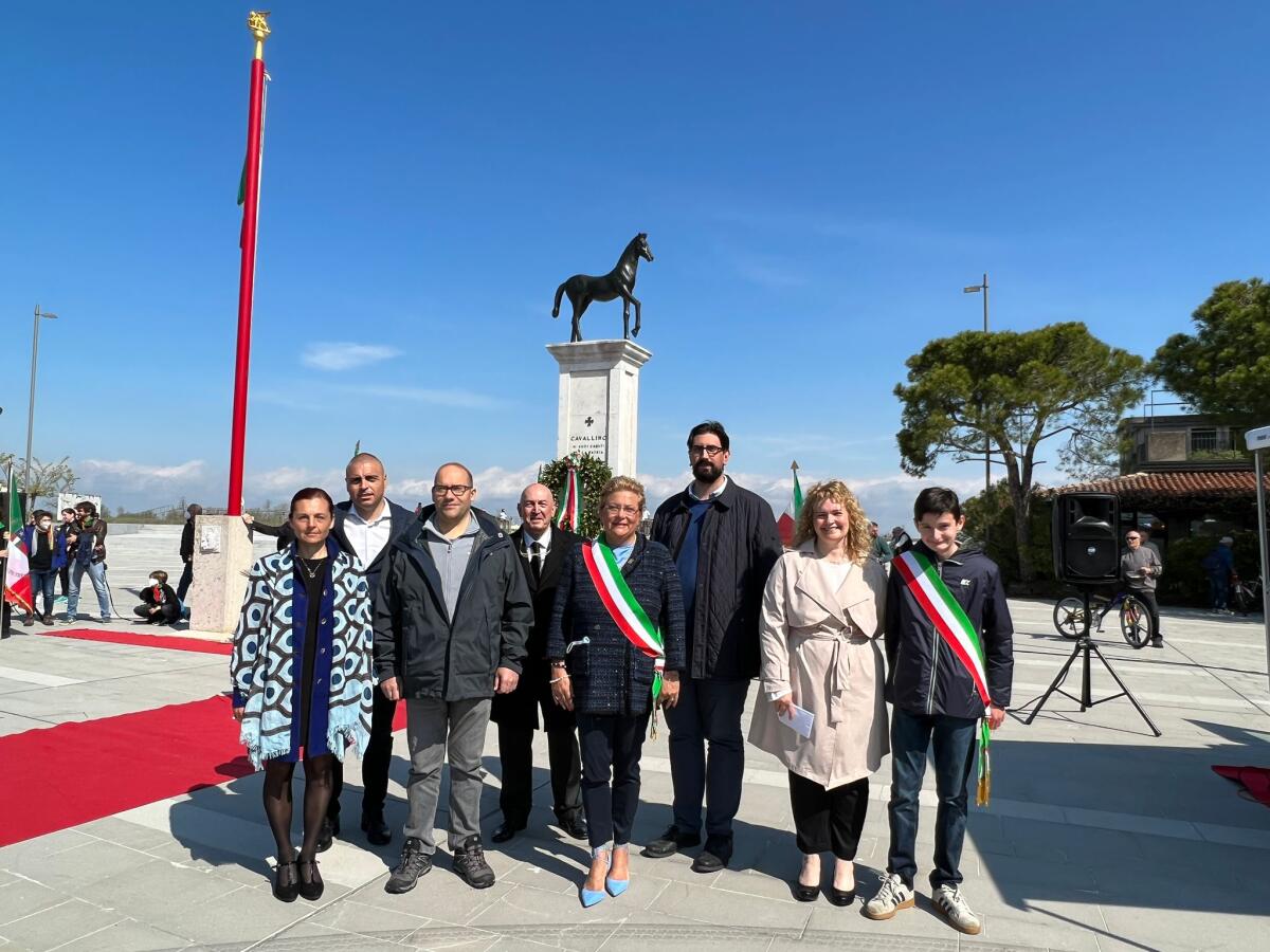 Cavallino Treporti, il comune restituisce alla comunità il Monumento ai Caduti restaurato - 