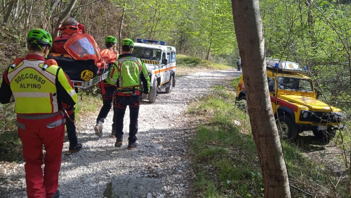 Alpinista 60enne "vola" per diversi metri nella palestra di roccia - 