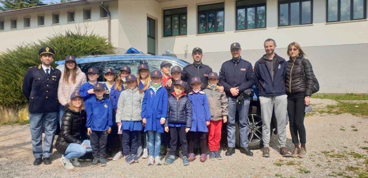 A scuola con la Polizia di Stato, grande entusiasmo tra gli alunni della Scuola Elementare “Alojz GRADNIK” - 