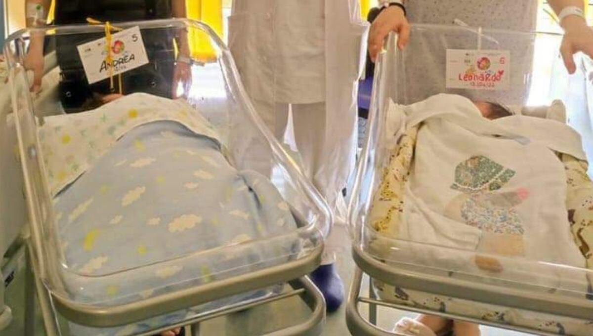 La coincidenza incredibile: "gemelle diverse" danno alla luce "gemelli diversi" - 