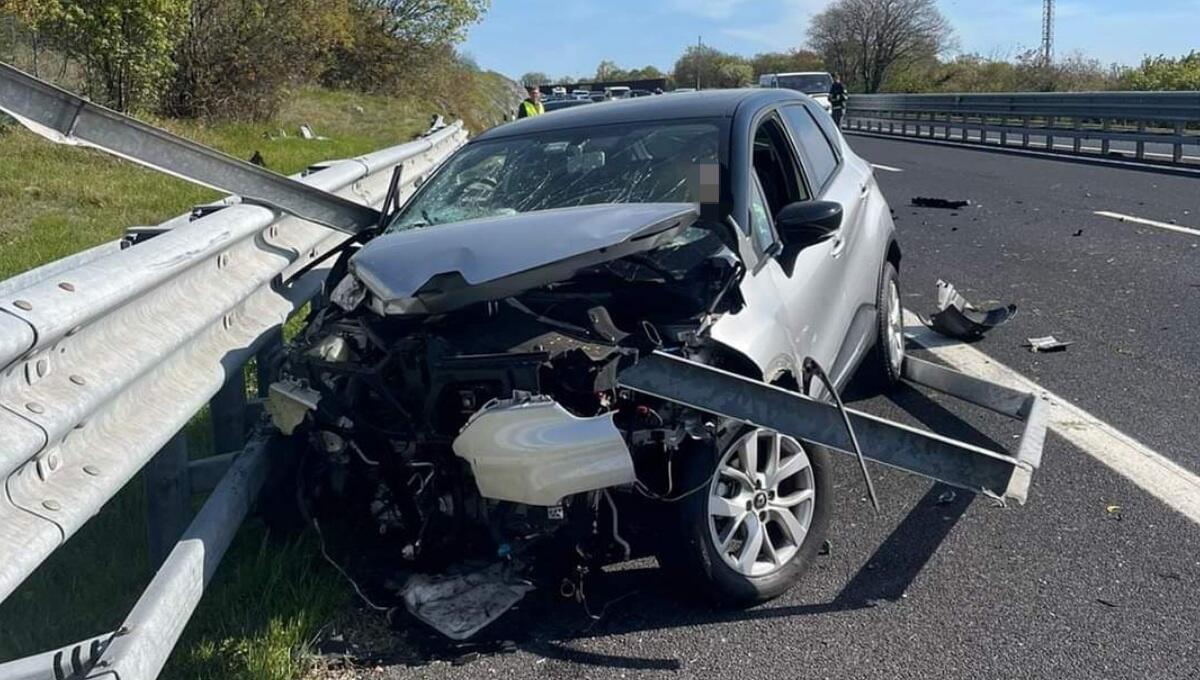 Perde il controllo dell'auto e finisce contro il guardrail: ferita una donna - 