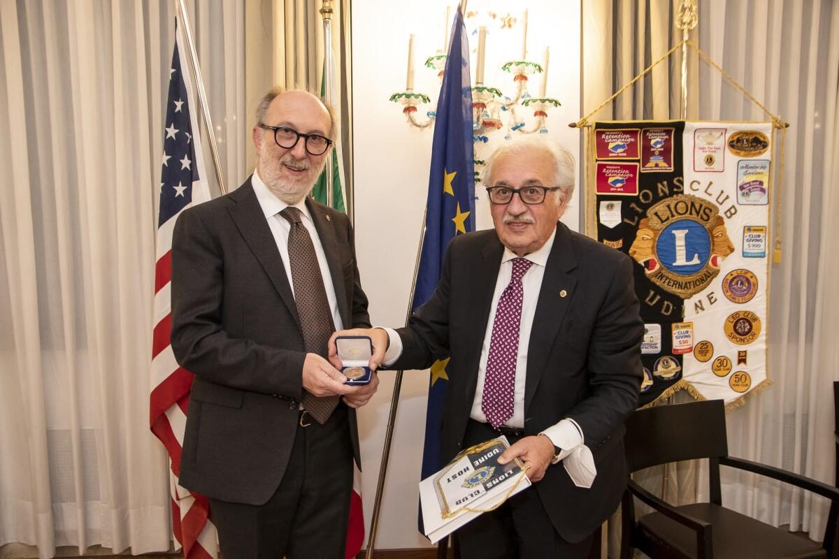 Riccardi ospite del Lions Club Udine Host: consegnata la massima onorificenza lionistica, la Melvin Jones - 