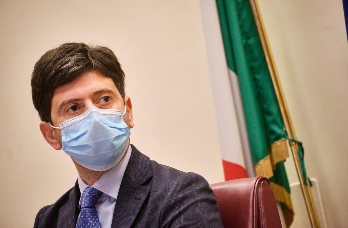 Ufficiale, Ordinanza per mascherine al chiuso: "Obbligatorie fino a 15 giugno in alcuni ambiti" -