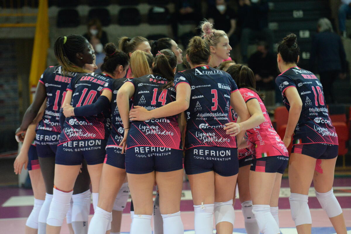 Volley, Macerata è la prima finalista: CDA Talmassons domata in tre set - 