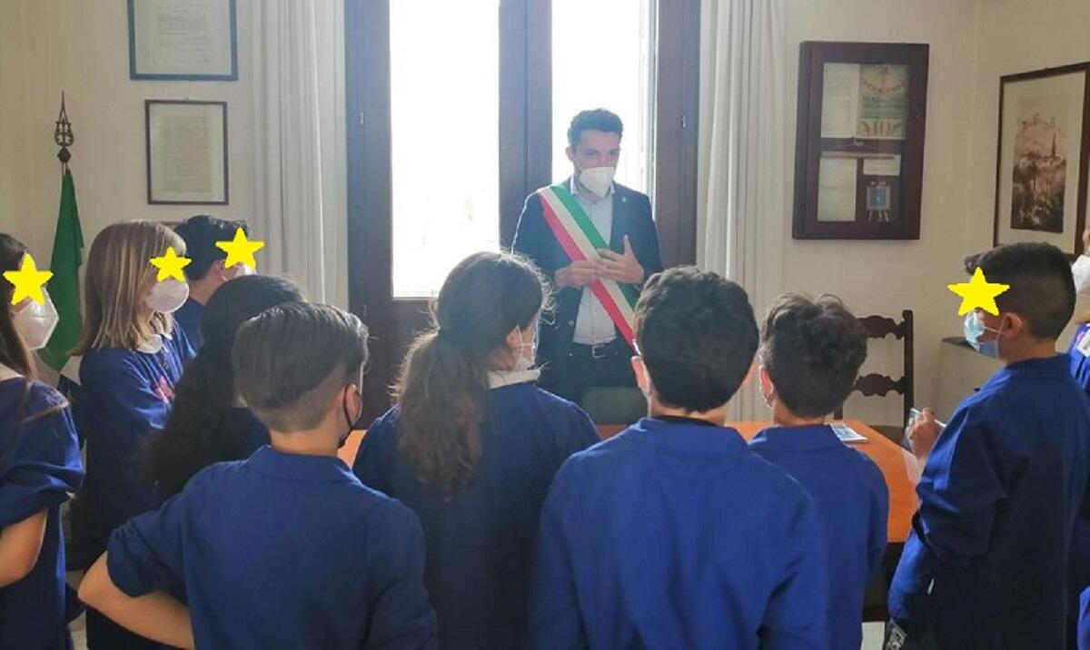 Sernaglia Della Battaglia, piccoli studenti in visita in Municipio - 