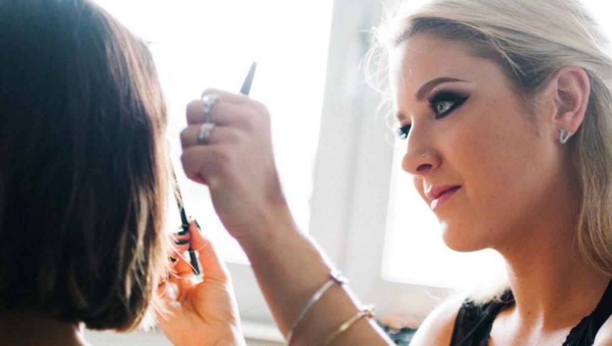 Andos celebra le mamme: iniziativa gratuita dedicata allo skin care e al make up - 