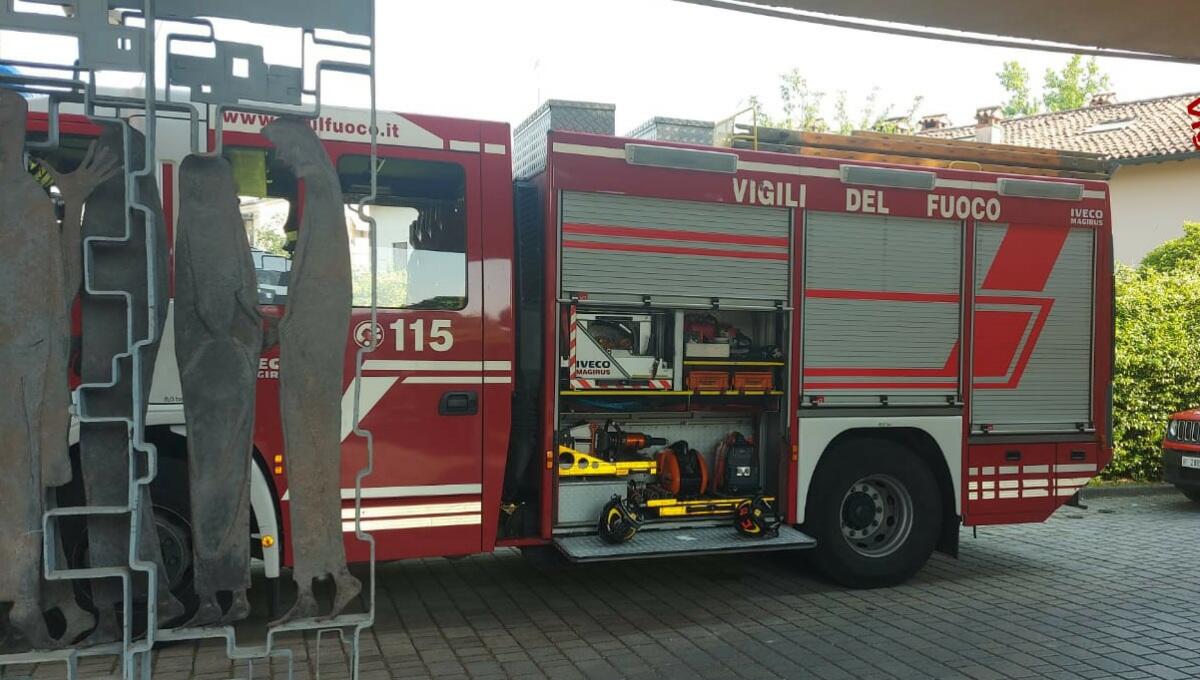 Esplosione nel forno crematorio del cimitero: intervento dei pompieri - 