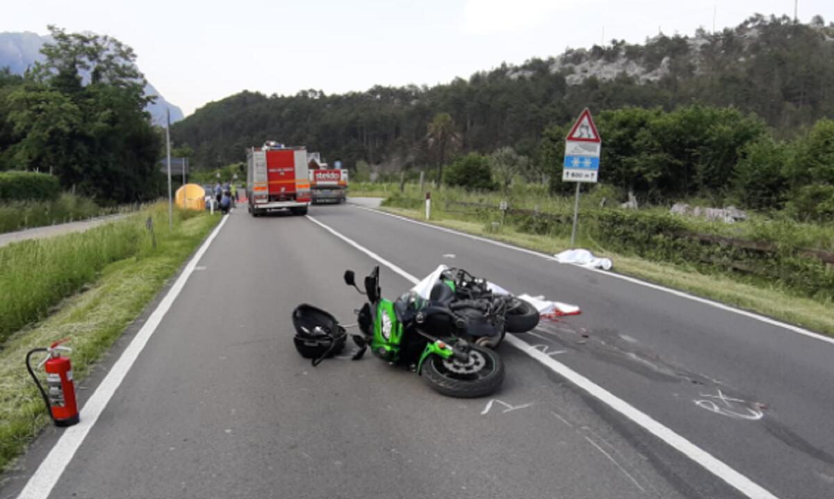 Coniugi morti in moto andando al concerto di Vasco: lasciano 3 figlie minori - 