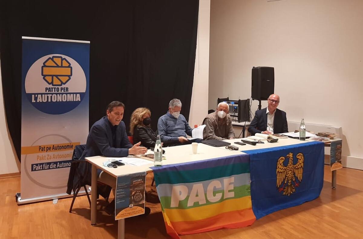 Moretuzzo: «Serve una politica diversa per il Friuli del futuro». Pubblico numeroso a Buja all’incontro “Friuli, lavoro, ambiente” - 