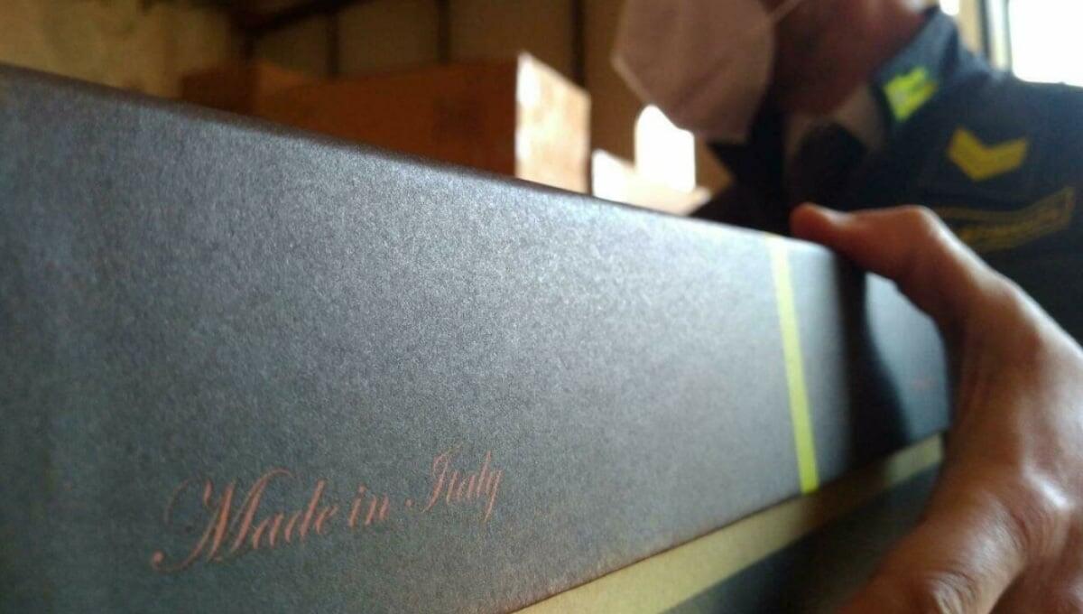 Sneakers contraffatte vendute on line: denunciati due trevigiani - 