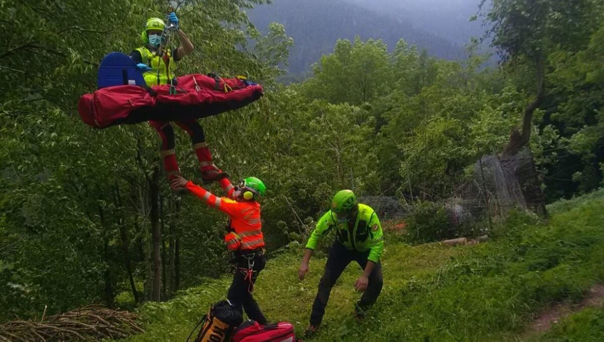 Scivola per 20 metri sotto il suo stavolo a Treppo Ligosullo: soccorso - 