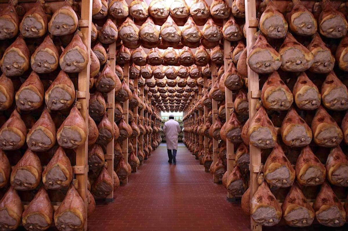 Dok Dall'Ava presenta al Cibus tre nuove linee di lunga stagionatura per il noto prosciutto di San Daniele - 