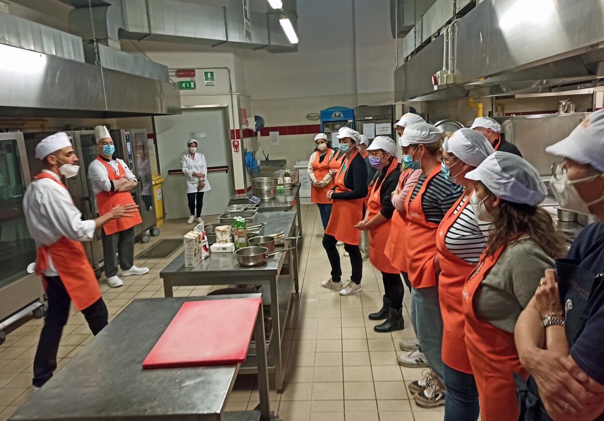 Un corso di cucina per insegnare ai genitori degli studenti l’importanza dei legumi a tavola - 
