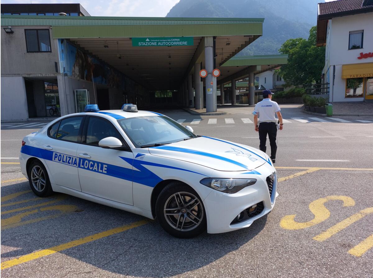 Ubriaco importuna i passanti: allontanato dall'autostazione per un anno - 