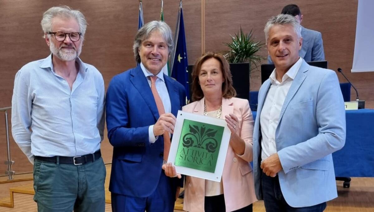 Sappada, l'albergo Cavallino insignito del titolo "Locale storico del Fvg" - 