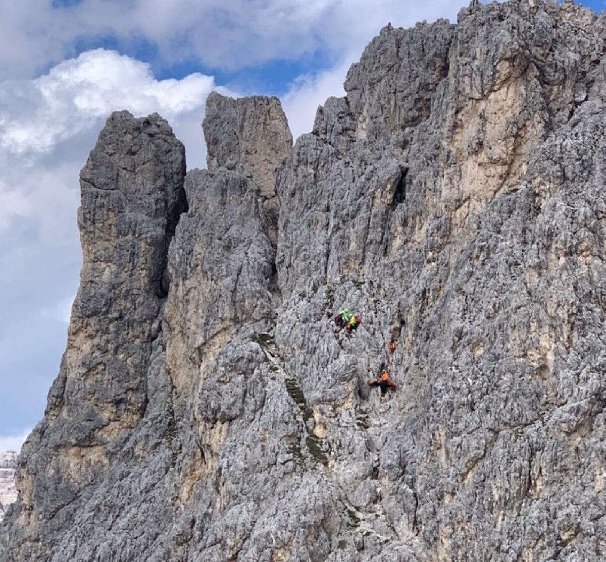 Tre giovani alpinisti bloccati sulla Torre Wundt, sui Cadini di Misurina - 