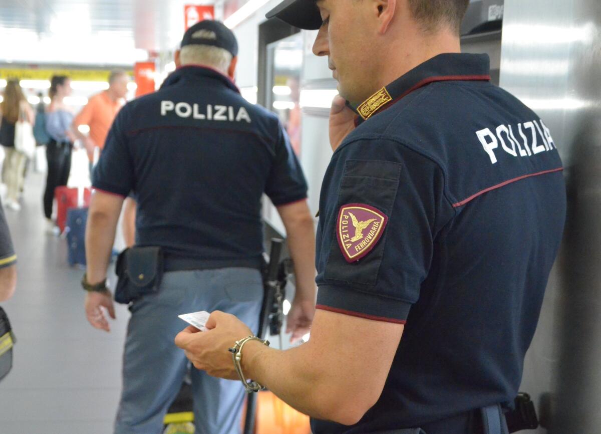 Molestie sessuali a ragazze di 16 anni sul treno da Gardaland - 