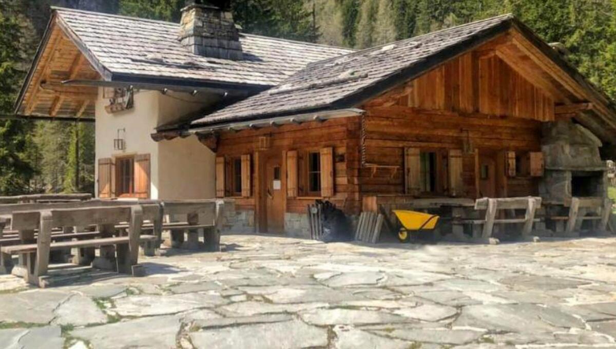 Tre giovani sorelle alla guida di un rifugio a Sappada - 