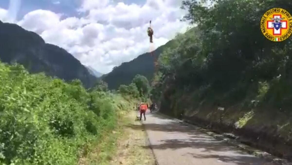 Malore improvviso lungo la ciclabile a Chiusaforte: deceduto 71enne - 