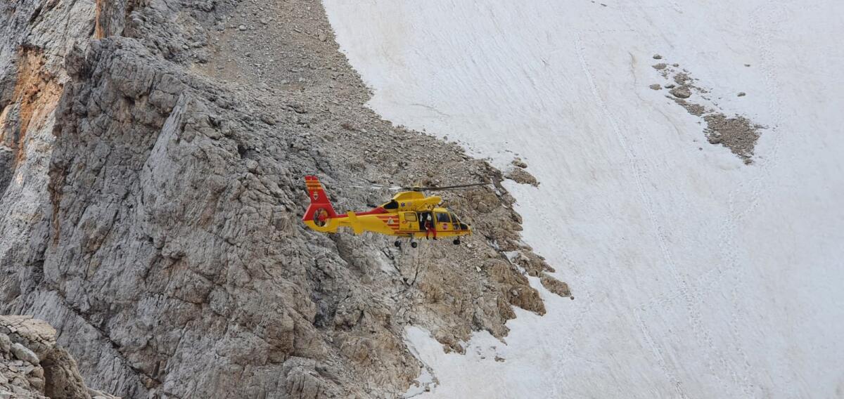 Cede l'appiglio: scalatore 25enne precipita per oltre 20 metri - 