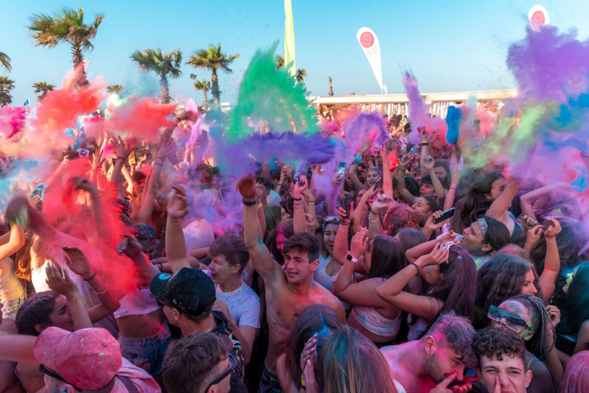 Holi, sold out in spiaggia a Sottomarina l'evento da mezzo milione di persone - 