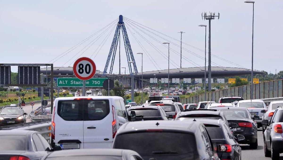 Autostrada, Bollino Rosso "ponte" Pentecoste e Festa Repubblica, previsti 155 mila transiti domenica - 