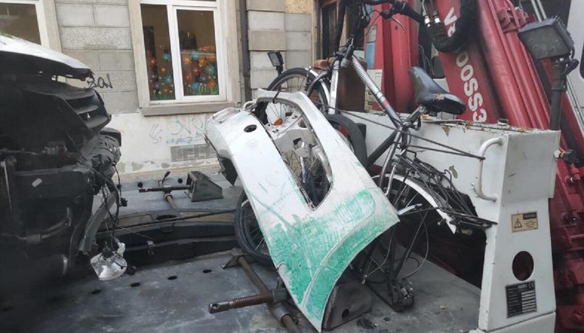 Travolge e uccide un giovane sulla ciclabile, poi fugge: preso, arrestato - 