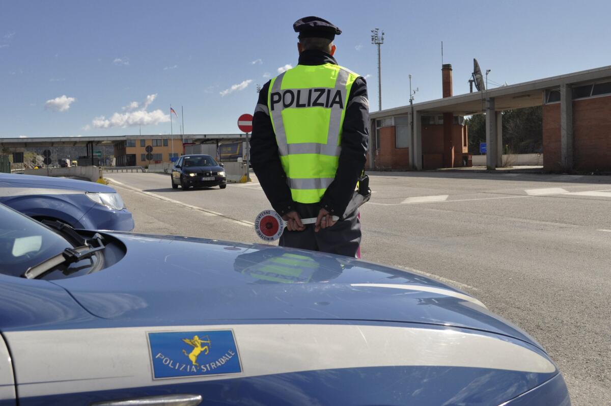 Fermato al confine con patente e carta d’identità totalmente falsi: arrestato 44enne albanese - 