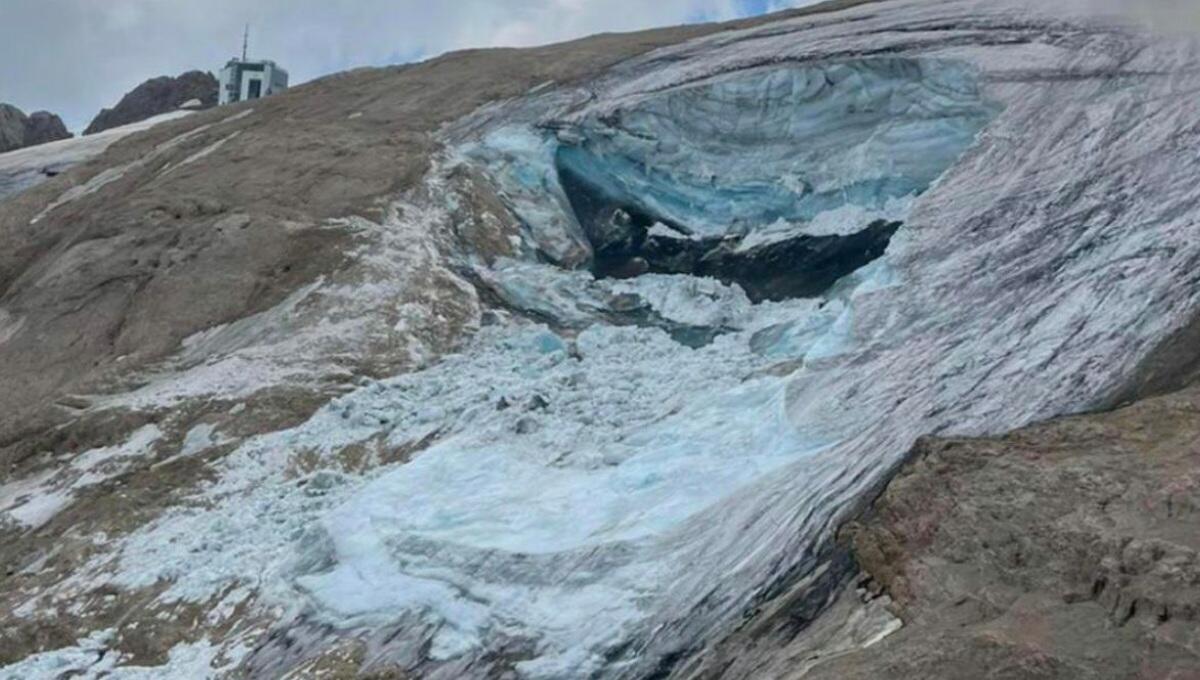 Marmolada, 7 vittime e 13 dispersi, proseguono le ricerche. La visita del premier Draghi a Canazei - 