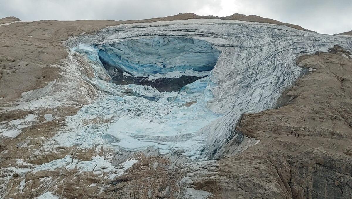 Il testimone: "Un boato poi la valanga di neve e ghiaccio" - 