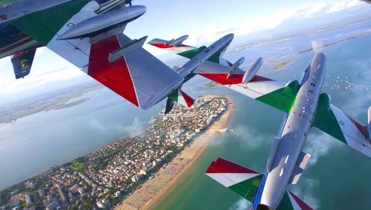 Ritorna a Lignano l'Air Show e le Frecce Tricolori: appuntamento 28 luglio 2022 - 