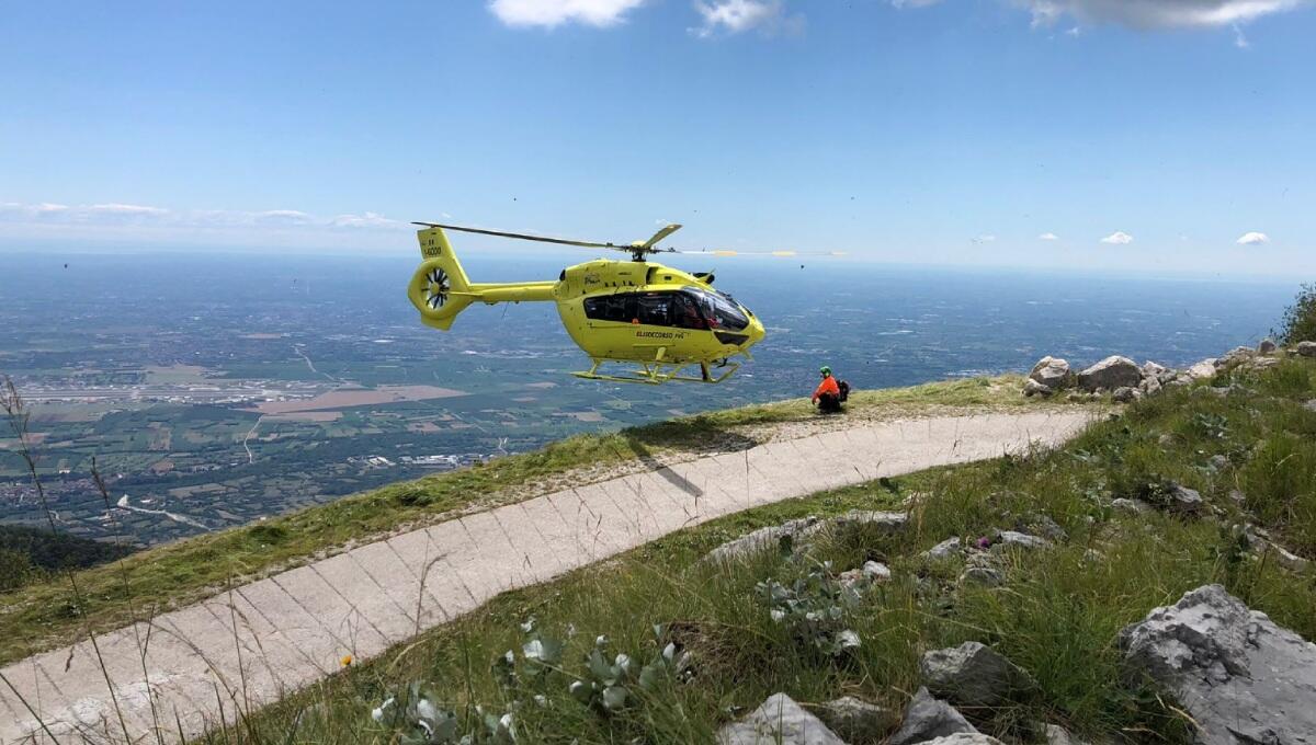 Brutta caduta in bicicletta sul Piancavallo: soccorso con  l'elicottero - 